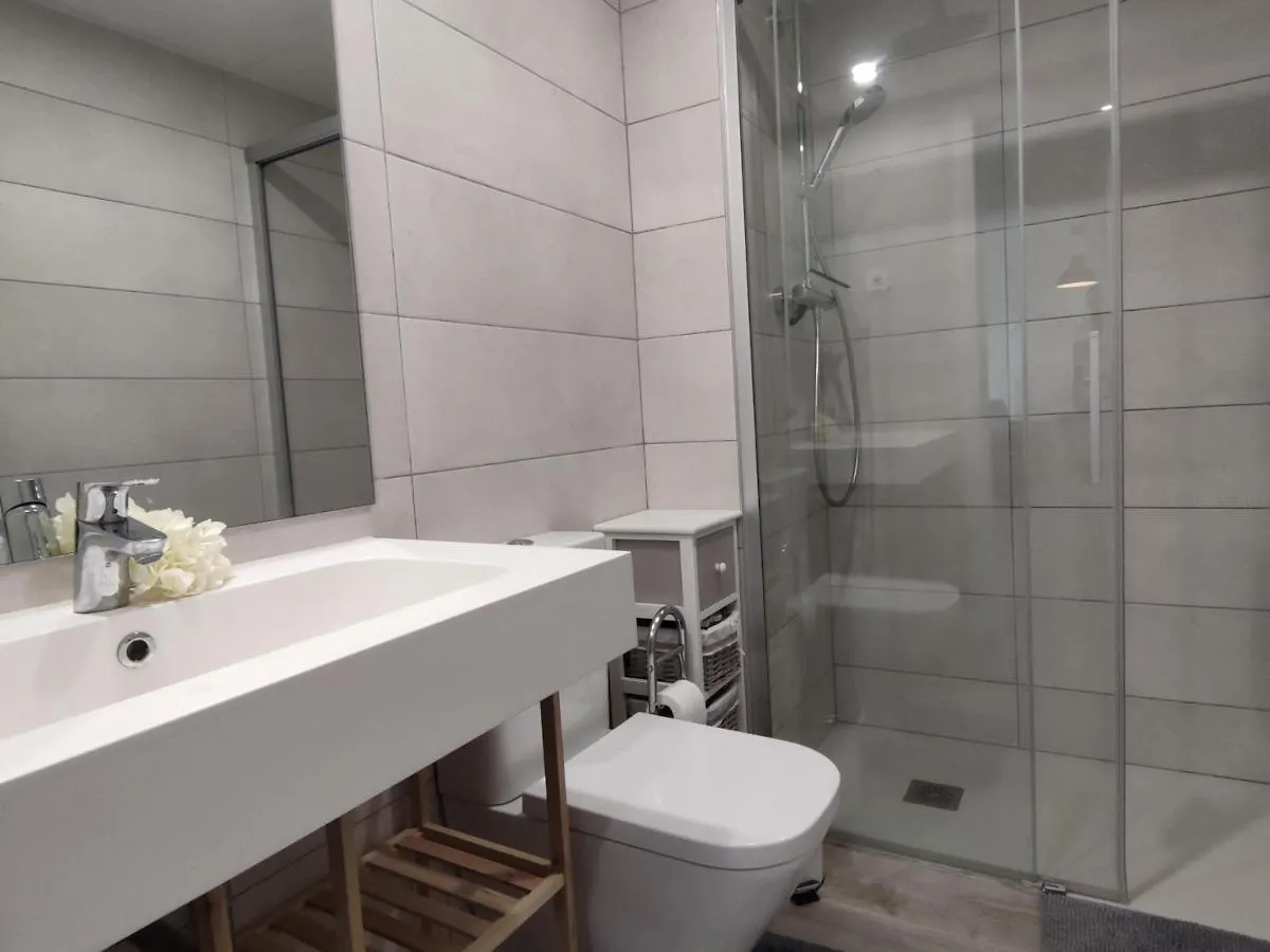 Apartamento De Lujo En Primera Linea Con Piscina En Platja D'Aro - Es-209-70 0*,
